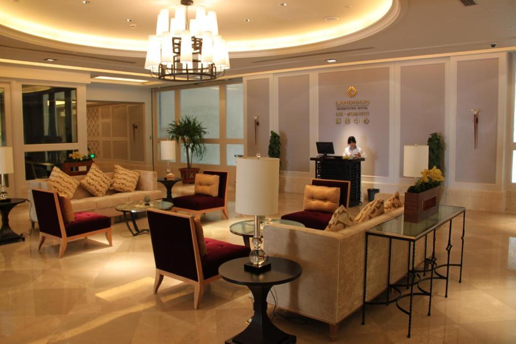 Landison Green Town Hotel Xinchang Экстерьер фото